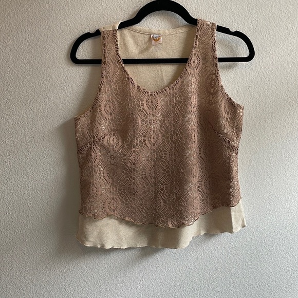 Lace overlay top - Picture 2 of 3